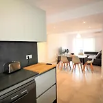 Moderno En El Centro De Roses, Cerca De La Playa, 3 Habitaciones. - Es-258-85 * Roses
