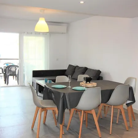 Moderno En El Centro De Roses, Cerca De La Playa, 3 Habitaciones. - Es-258-85 * Roses